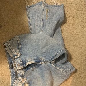 30 pieces of assorted women’s clothing!